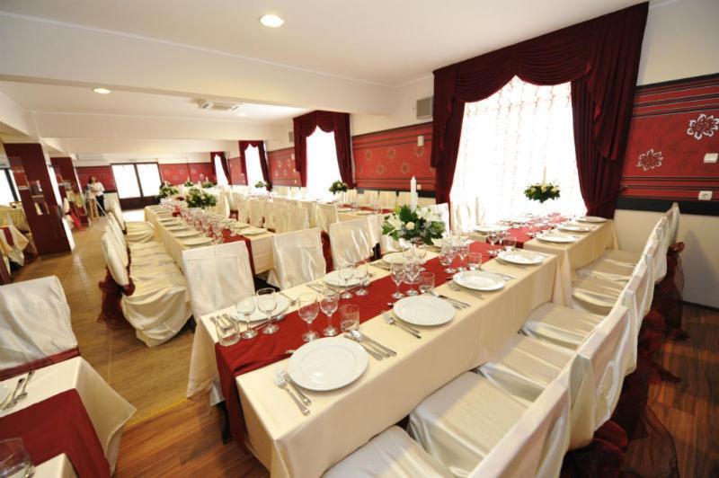 Pension Varadia Oradea Luaran gambar