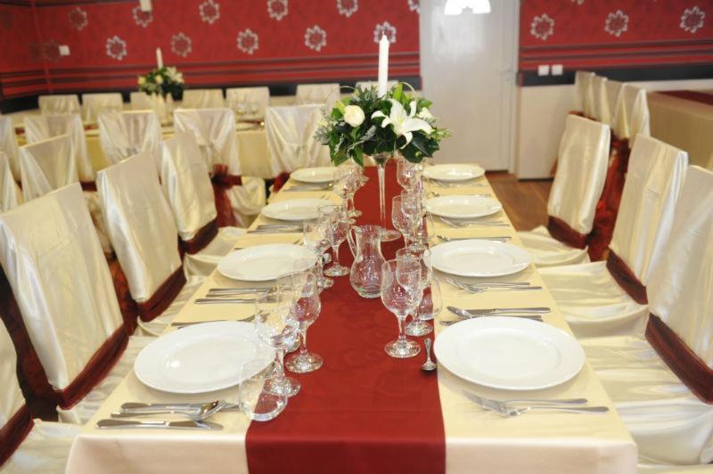 Pension Varadia Oradea Luaran gambar