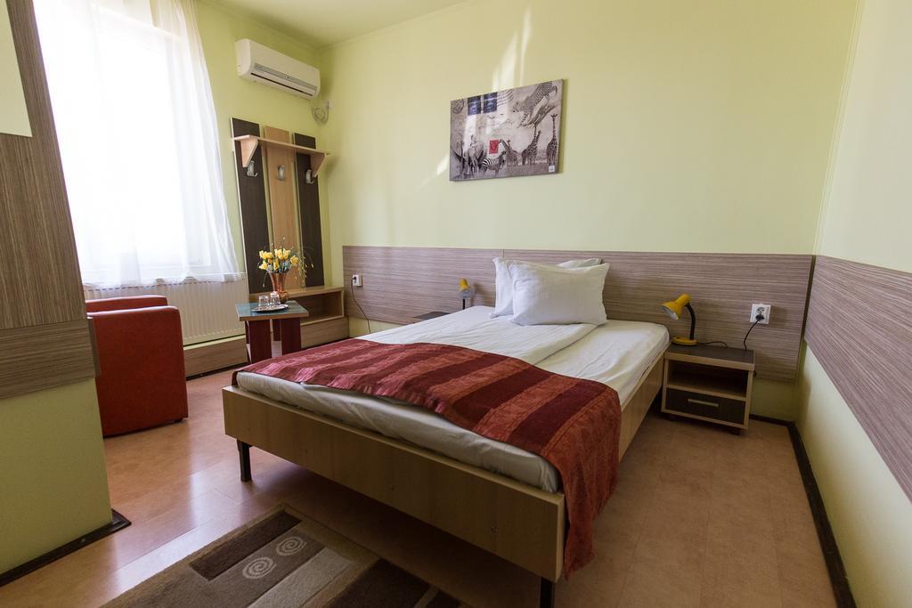 Pension Varadia Oradea Luaran gambar