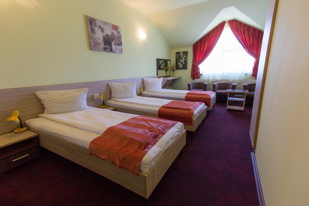 Pension Varadia Oradea Luaran gambar