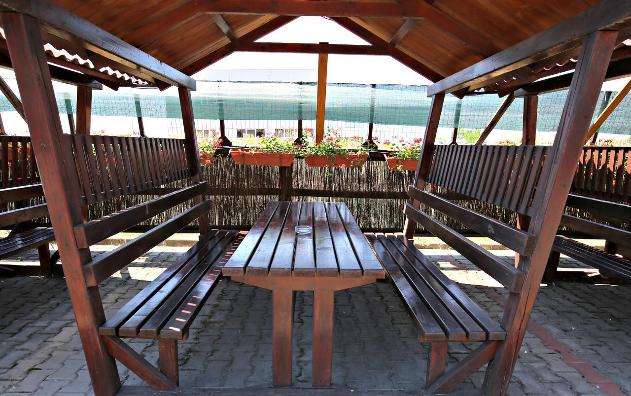 Pension Varadia Oradea Luaran gambar