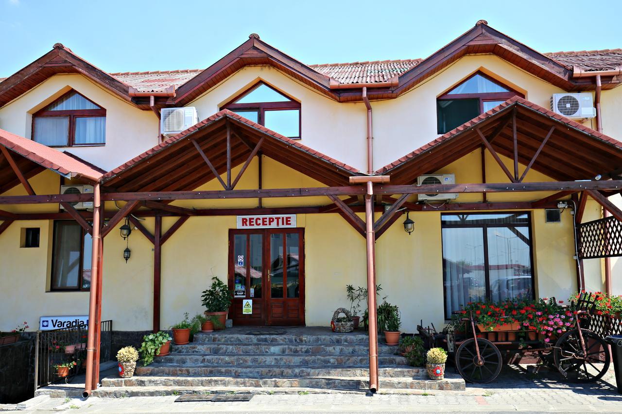 Pension Varadia Oradea Luaran gambar