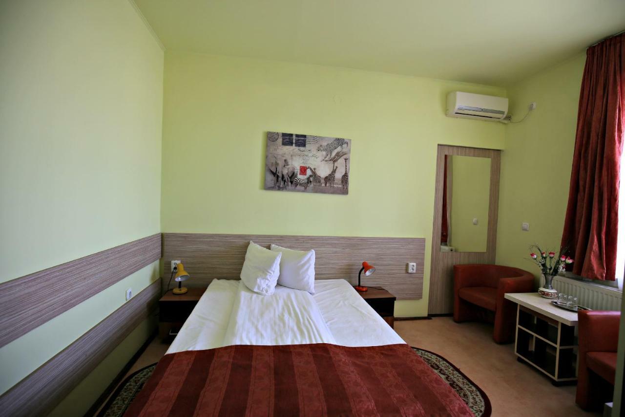Pension Varadia Oradea Luaran gambar